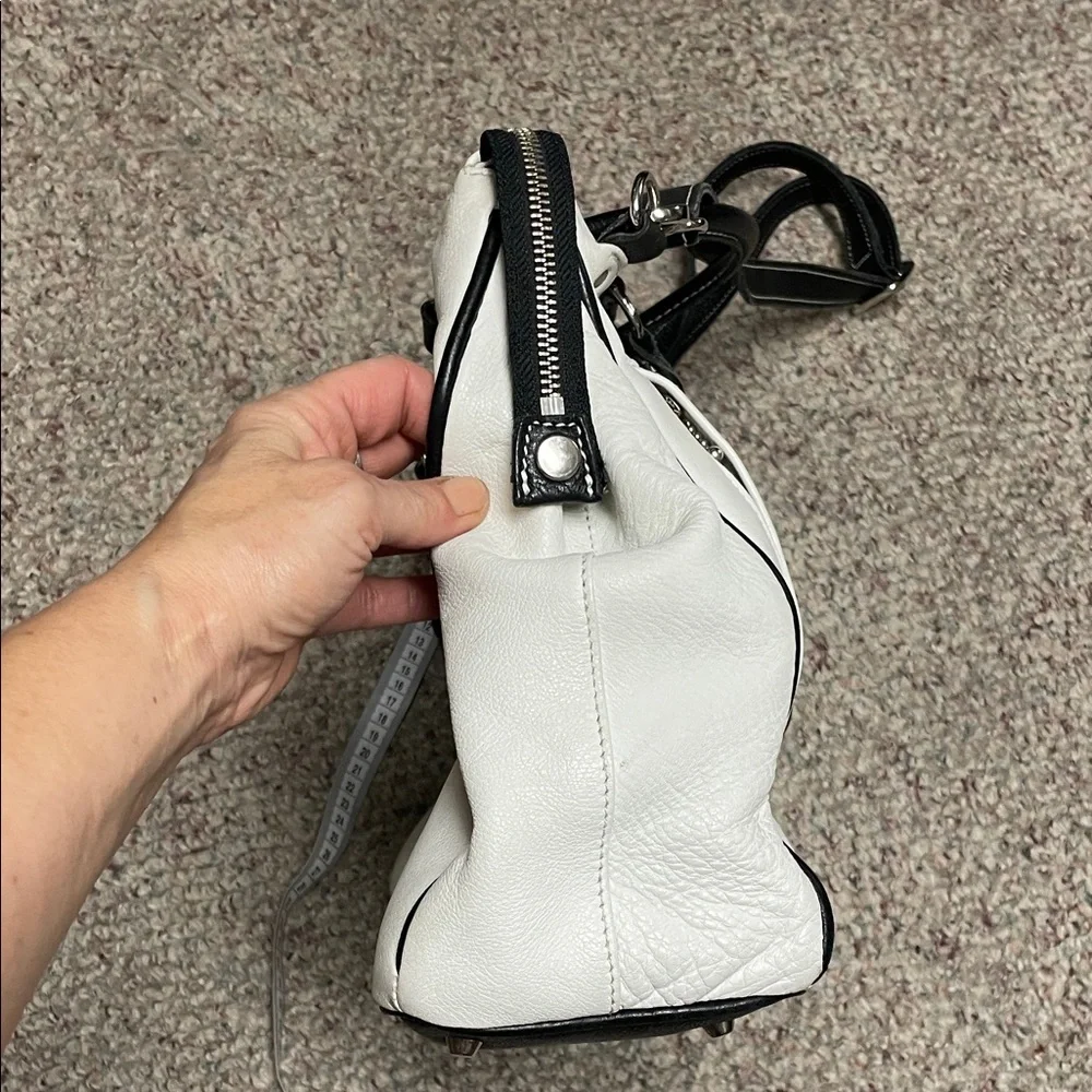 Roots leather xl Two-Tone White and Black Women’s Shoulder/crossbody Bag - Picture 7 of 15
